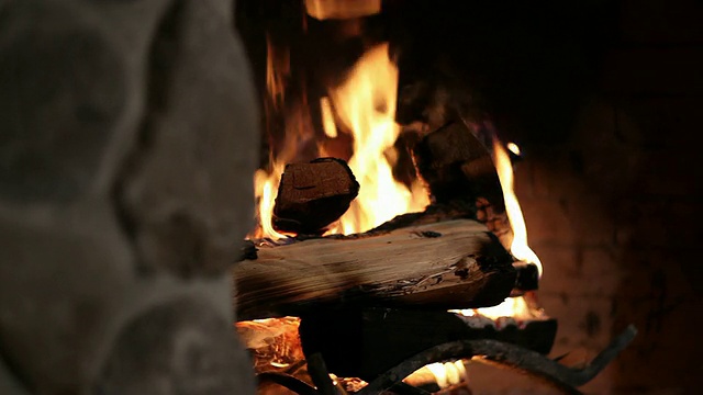 木材燃烧的特写视频素材