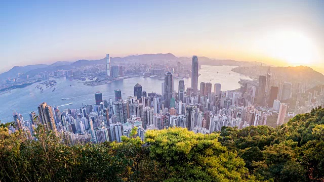 从维多利亚山顶拍摄的4K T\L清晨香港城市日出视频下载
