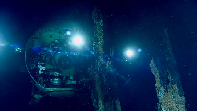 潜水器照亮了大西洋中脊的海底深海喷口视频素材