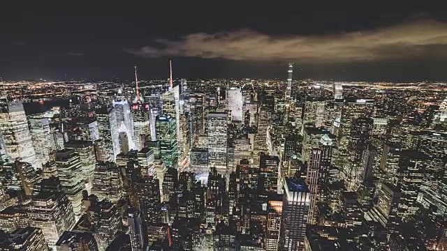T/L鸟瞰图曼哈顿市中心在晚上，纽约市视频素材