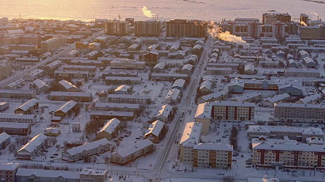 俄罗斯北部城市上空的飞行视频下载