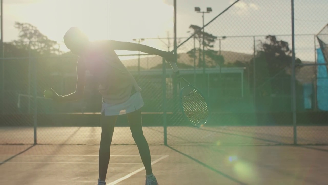 网球运动员准备发球的慢动作视频下载