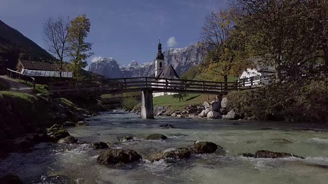 德国巴伐利亚阿尔卑斯山脉，拉姆绍，贝希特斯加登，著名的圣塞巴斯蒂安教区教堂。没有日志格式。视频素材