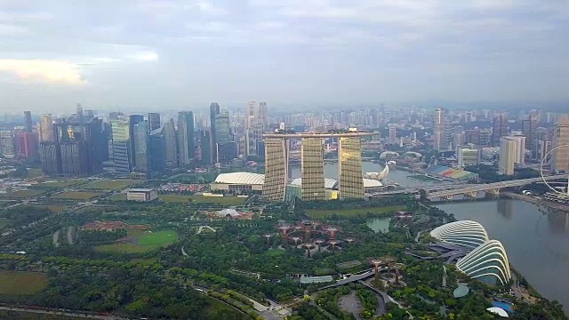 鸟瞰滨海湾金沙揭示新加坡城市天际线视频下载