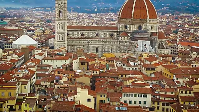 美丽的佛罗伦萨景观。圣母玛利亚和意大利佛罗伦萨的红屋顶视频下载