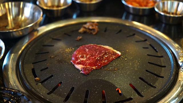 韩国传统烧烤架视频下载