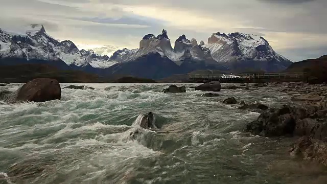 智利托雷斯德尔潘恩戏剧性的黎明视频素材