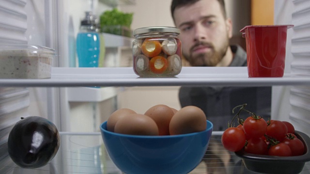 冰箱里的食物视频素材
