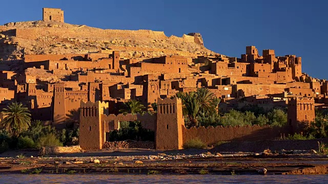 摩洛哥艾特-本-哈杜的Ksar。坚固的村庄，摩洛哥土制建筑的典范视频素材