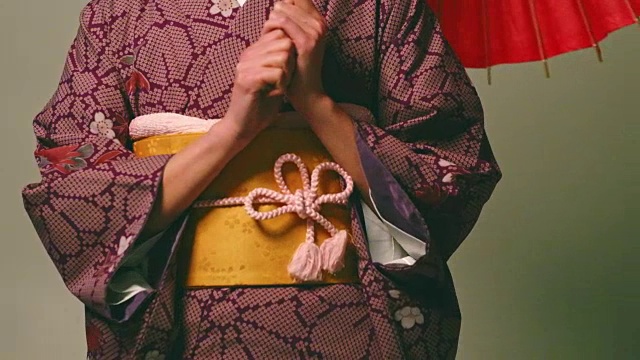 穿着和服的日本妇女视频下载