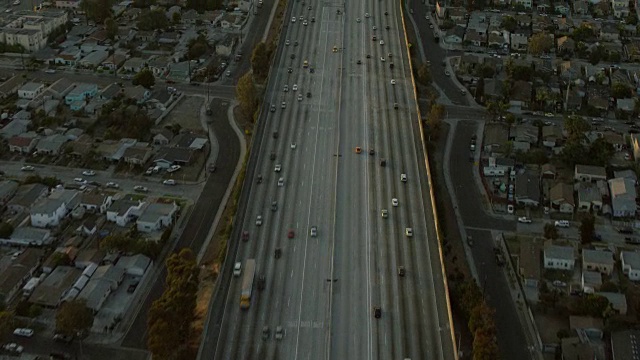 飞越洛杉矶海港高速公路视频素材