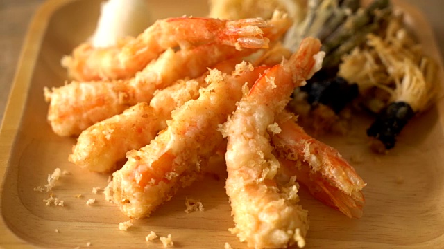 虾天妇罗(炸虾)视频素材