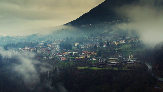 Intelvi山谷在雾-无人机射击视频素材