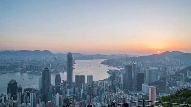 4K延时-从维多利亚山顶拍摄香港城市的日出视频购买