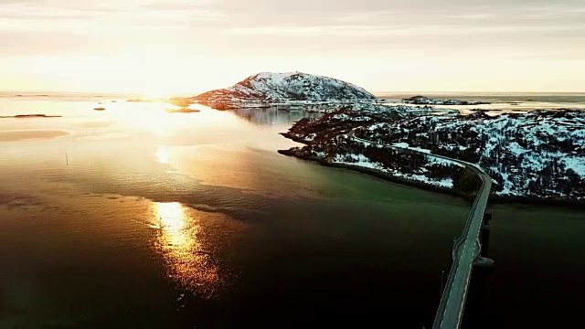 挪威sommaroy桥鸟瞰图视频素材