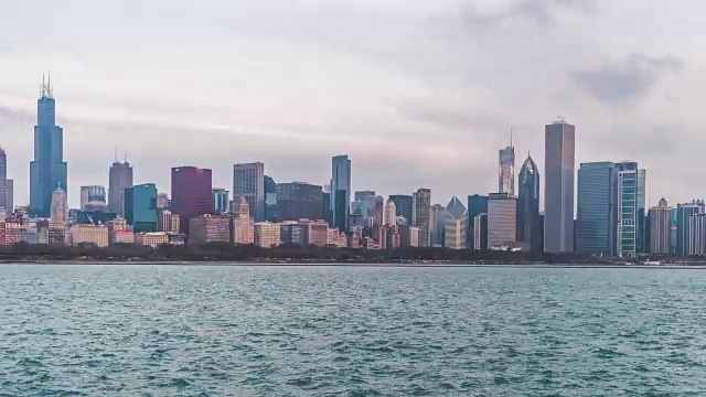 芝加哥天际线的T/L PAN视图/伊利诺伊州，美国视频素材