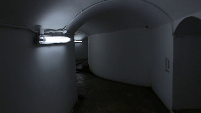 地下隧道监狱视频素材