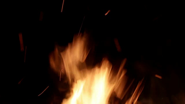 夜晚燃烧的火焰视频素材