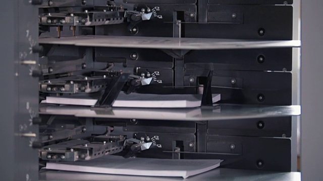 印刷厂的印刷设备视频素材