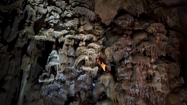 Resava洞穴中的装饰品视频素材