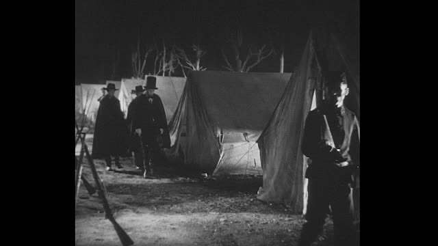 19世纪60年代，疲惫的林肯总统赦免了一名被判有罪的士兵视频素材
