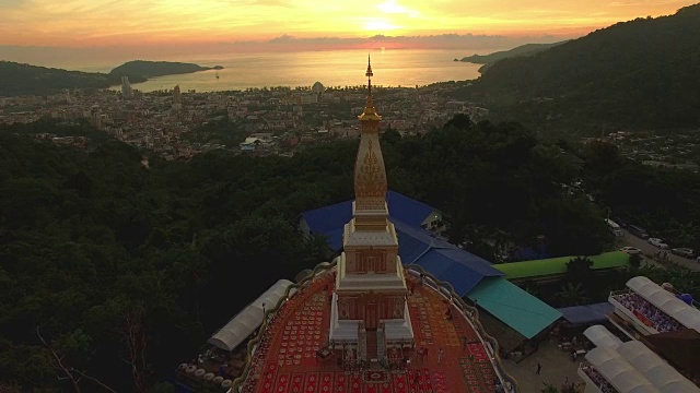 普吉岛巴东的幻像塔，位于Doi Thepnimith寺庙视频下载