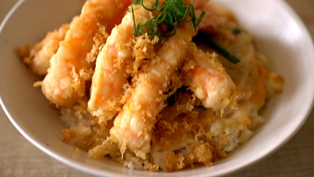 炸虾天妇罗配米饭视频素材