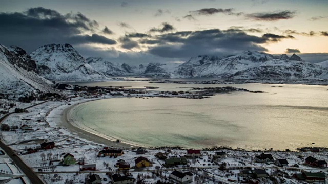 罗浮敦群岛冬季景观的航拍，靠近挪威的拉姆贝格视频素材