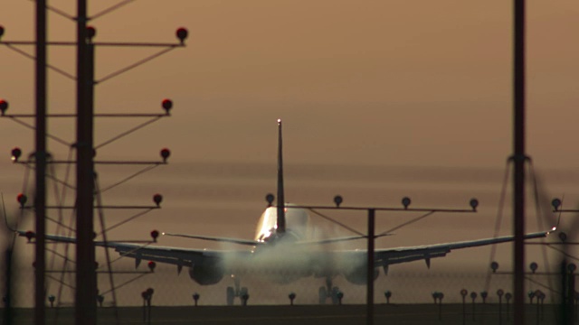 日落降落在LAX - 2视频素材