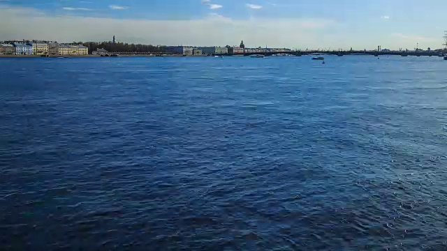 圣彼得堡春天的三一桥全景图。间隔拍摄视频下载