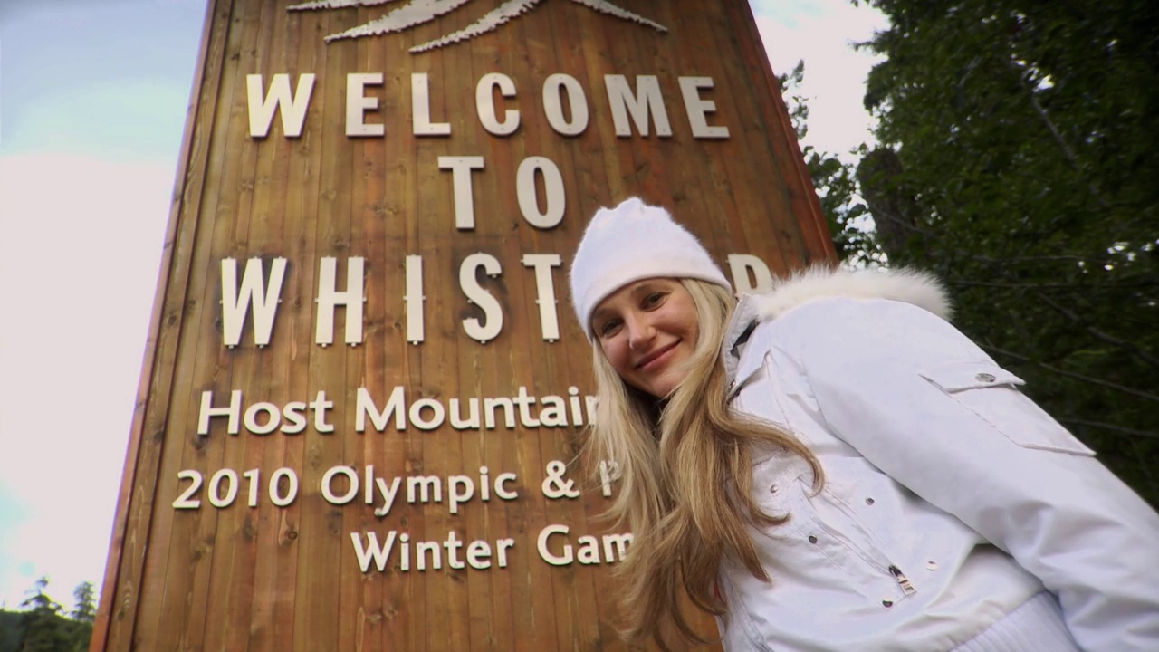 年轻女士，欢迎来到加拿大不列颠哥伦比亚省惠斯勒视频下载