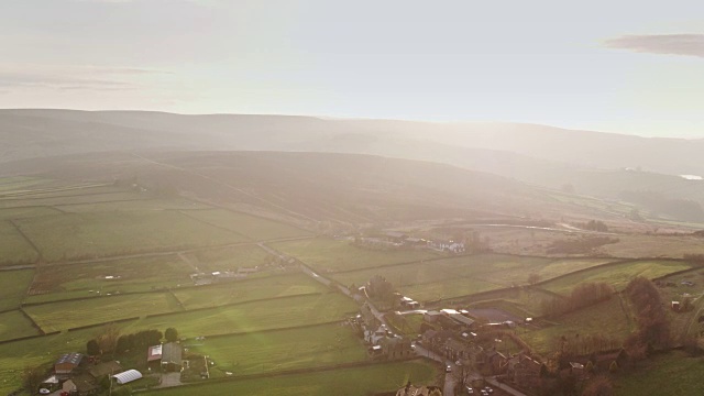 日落在英国乡村-鸟瞰图视频素材
