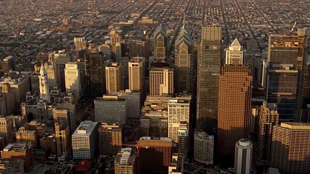 空中商业区的费城，宾夕法尼亚州日出视频素材