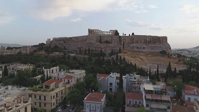 希腊雅典卫城和帕台农神庙的鸟瞰图视频素材