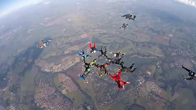 跳伞的形成视频素材