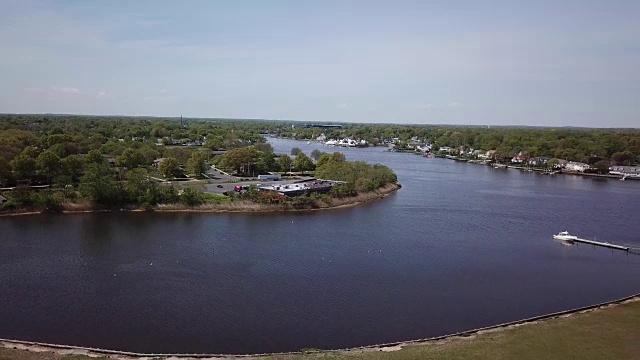 新泽西州朗布兰奇的布兰奇港溪鸟瞰图视频素材