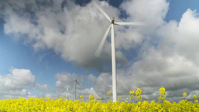 风力涡轮机农场的时间流逝视频素材