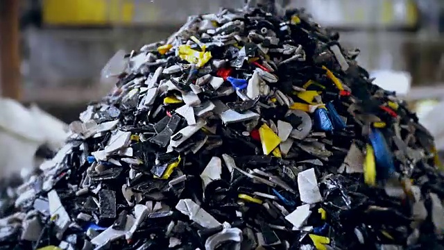 回收塑料的数量视频下载