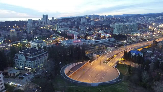 无人机拍摄的俄罗斯索契Kurortnyy大道的Doubler视频素材