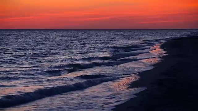 强烈的海岸日落循环视频素材