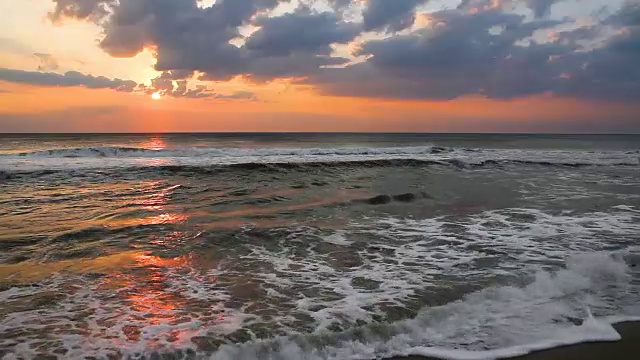 多彩的大西洋黎明环线视频素材