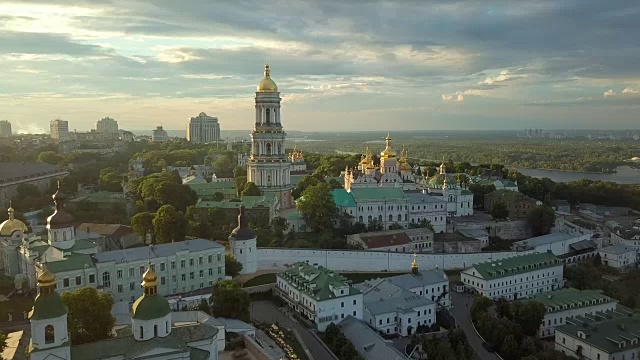 基辅鸟瞰图Pechersk Lavra，基辅，乌克兰视频下载