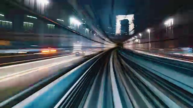 东京，日本，Timelapse - Hyperlapse POV延时通过东京的自动轨道运输称为Yurikamome视频素材