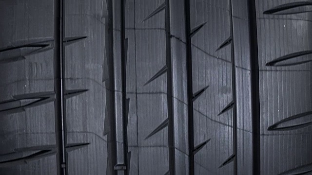 全新的汽车轮胎-轮胎胎面视频素材