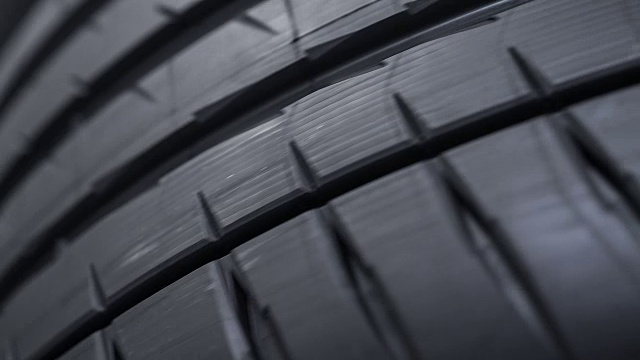 汽车轮胎的胎面花纹视频素材