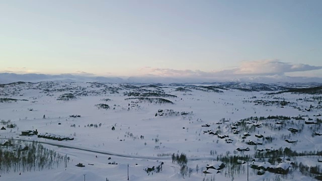 飞越挪威罗兰雪山高原。视频素材