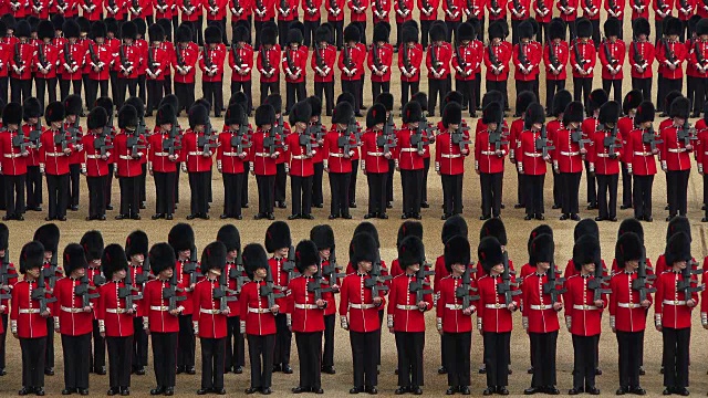 女王的年度生日游行，皇家阅兵式，骑兵卫队阅兵场，白厅，伦敦，英国，欧洲视频下载
