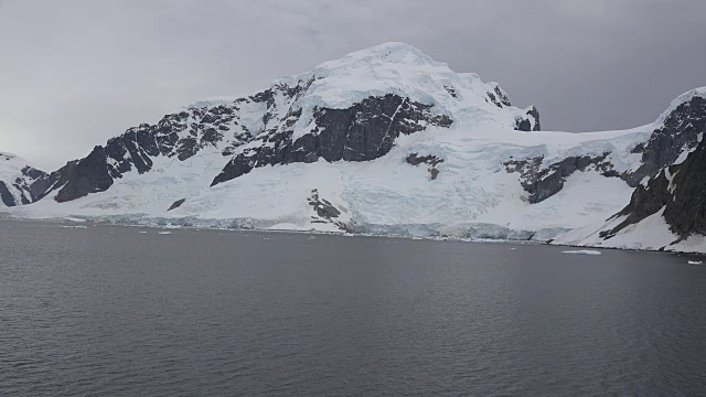 杰拉什海峡南极海岸视频下载