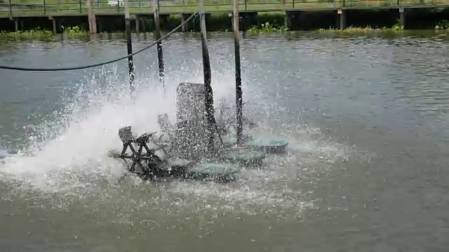 水轮机旋转的清洁和处理与环境声视频素材