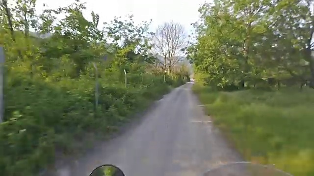 Enduro摩托车骑观点POV视频下载